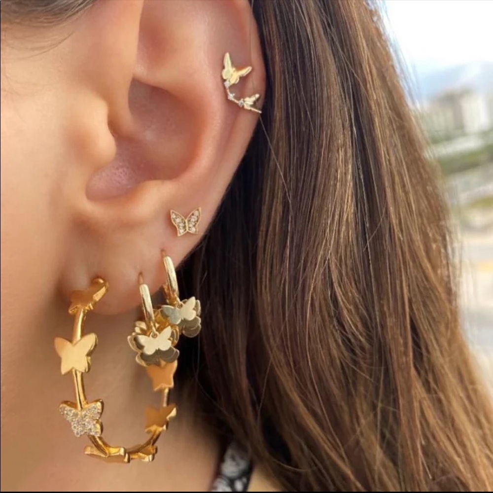 New Women’s Beautiful Butterfly Hoop Earrings